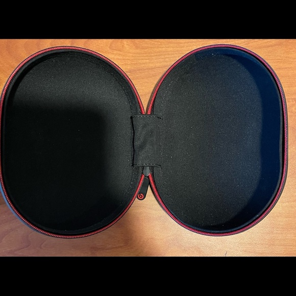 Selling beats headphone case - Picture 6 of 6